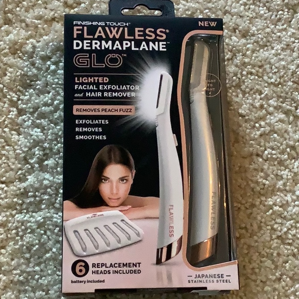 Flawless dermaplane Glo